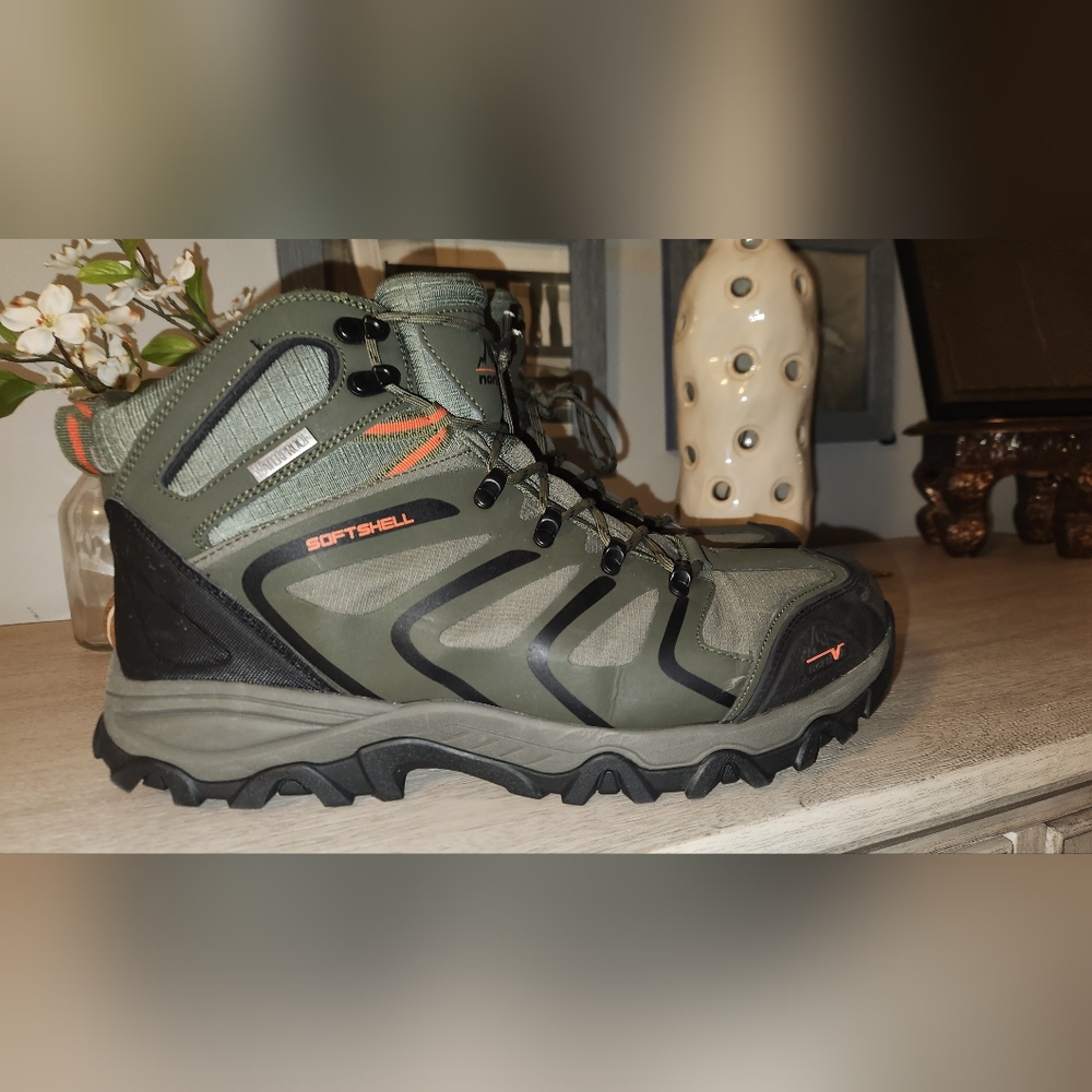 NOrtv8  Men's Outdoor Softshell Waterproof Hiking Boots Size 13